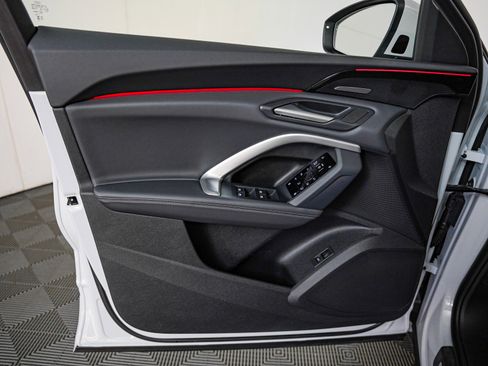 Certified 2025 Audi Q5 Prestige image 23