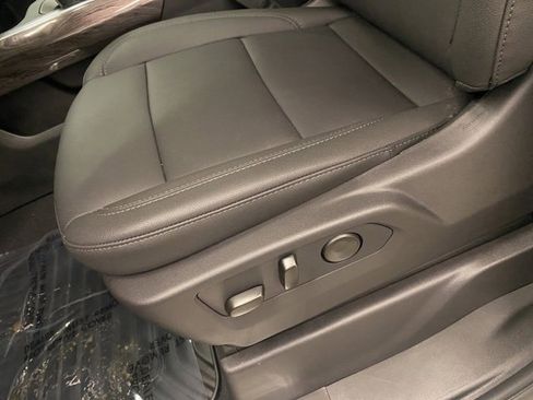 New 2026 Chevrolet Silverado 1500 LTZ w/ LTZ Premium Package image 17