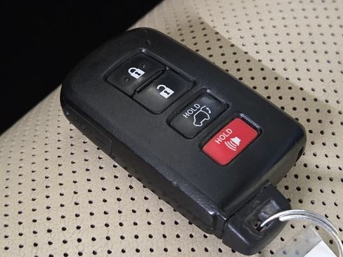 Used 2015 Toyota Highlander Limited AWD/4WD image 34