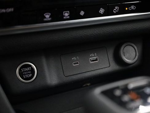 Used 2023 Nissan Rogue SV image 20