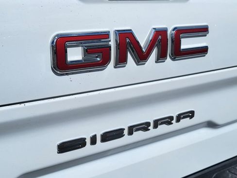 Used 2025 GMC Sierra 1500 SLT image 8