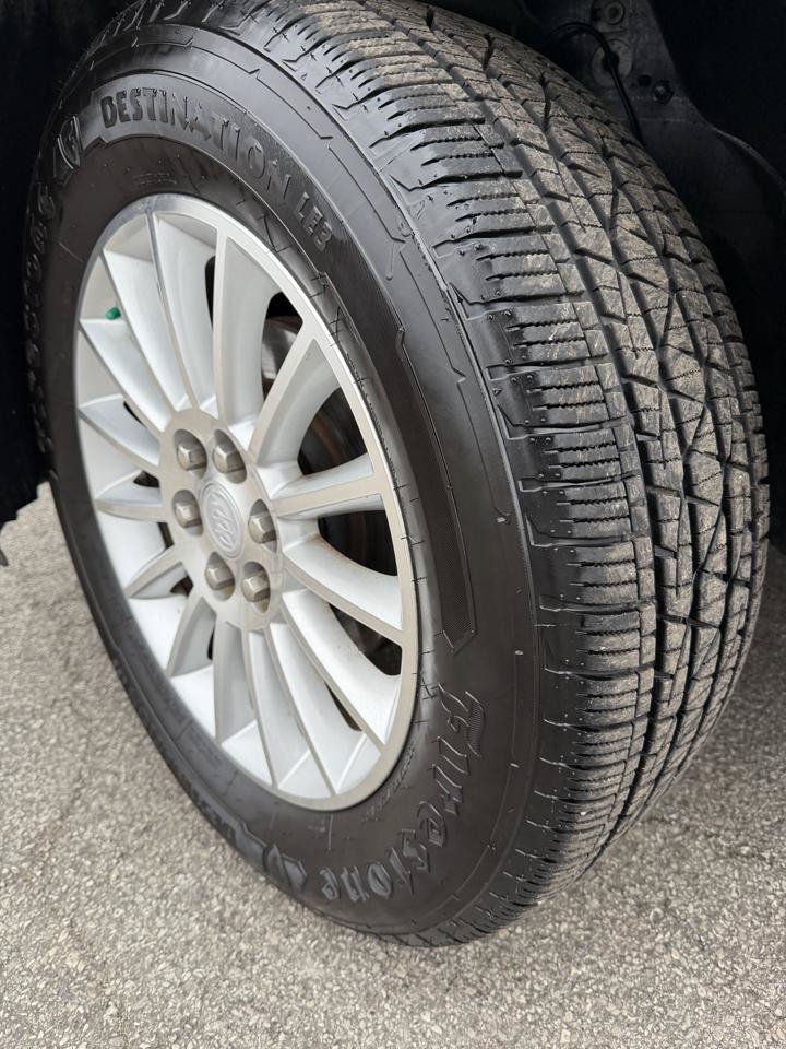 Used 2010 Buick Enclave CX FWD image 3