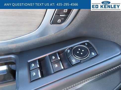 Used 2025 Ford Expedition Platinum AWD/4WD image 24