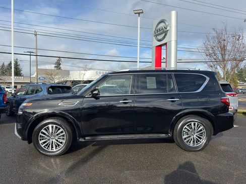 Used 2024 Nissan Armada SL w/ Captain's Chairs Package image 10