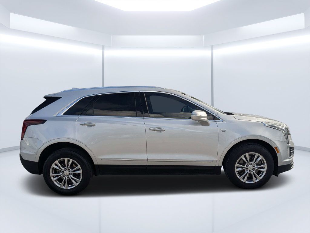 Used 2020 Cadillac XT5 Premium Luxury FWD image 2