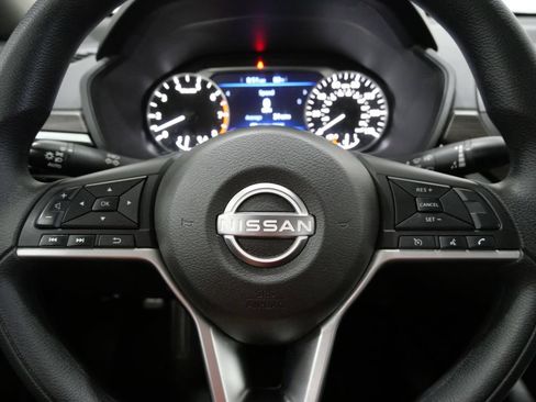 Used 2024 Nissan Altima 2.5 SV FWD image 16