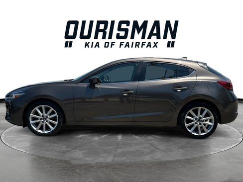Used 2017 MAZDA MAZDA3 Grand Touring w/ Premium Equipment Package FWD image 4