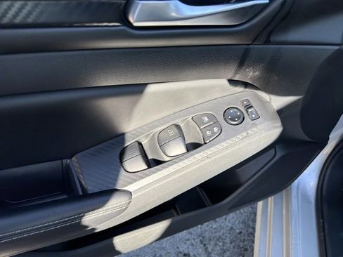 Used 2025 Nissan Altima 2.5 SV image 14