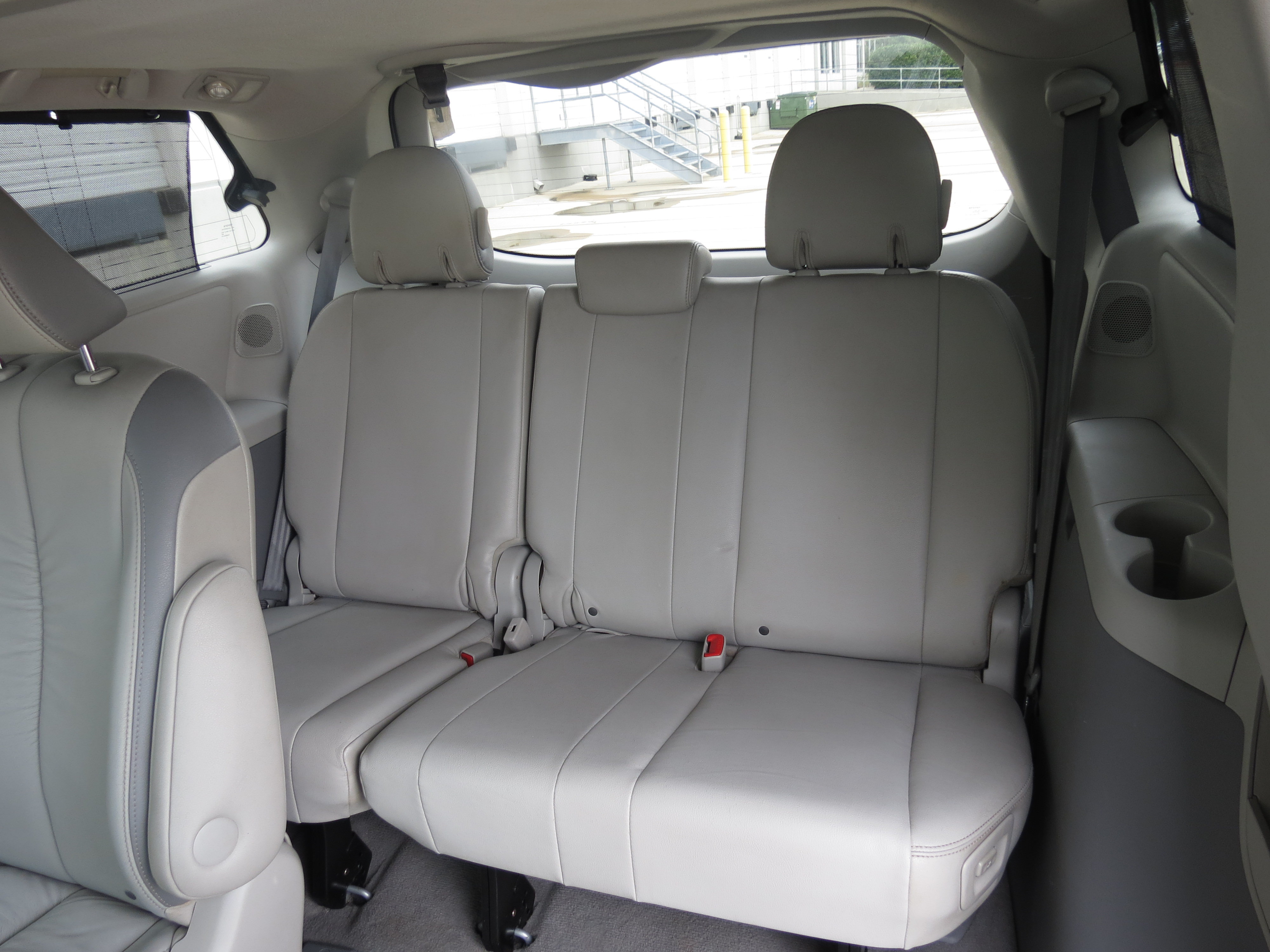 Used 2011 Toyota Sienna Limited w/ Premium Pkg FWD image 29