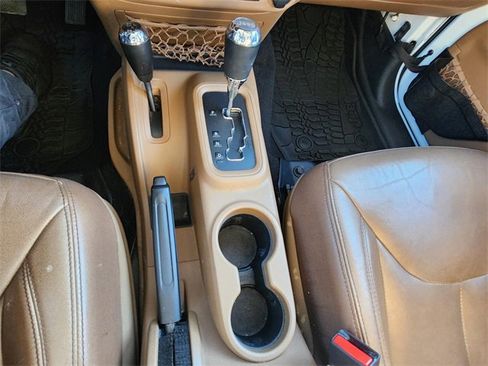 Used 2017 Jeep Wrangler Unlimited Sahara w/ Dual Top Group image 15