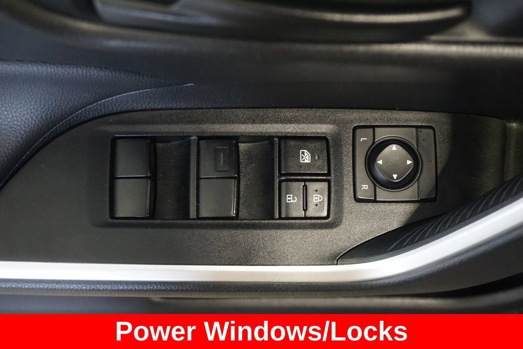 Certified 2025 Toyota RAV4 LE AWD/4WD image 6