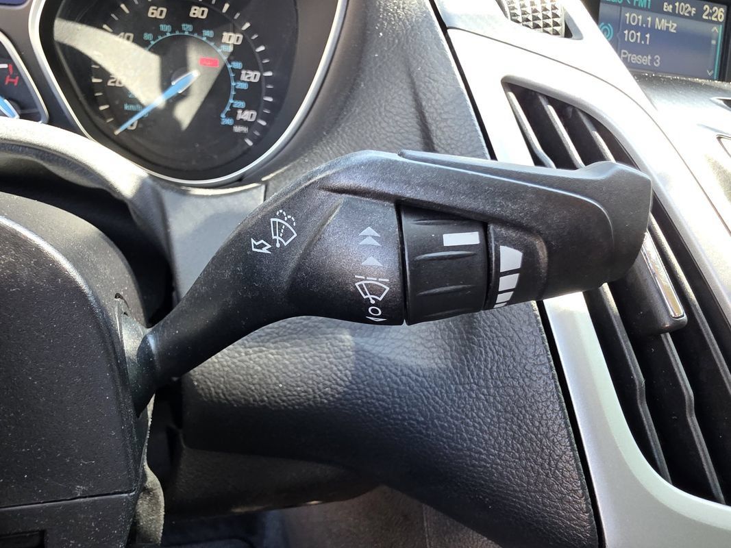 Used 2013 Ford Focus SE FWD image 24