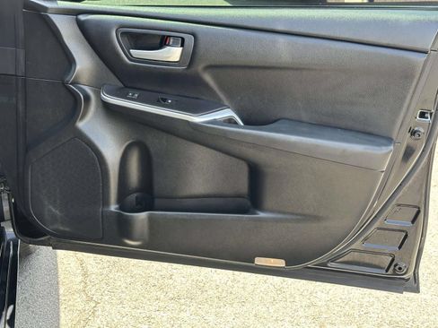 Used 2017 Toyota Camry LE FWD image 27