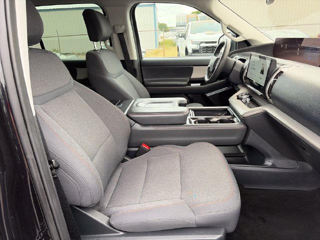 Used 2025 Ford Expedition Max Active AWD/4WD image 30