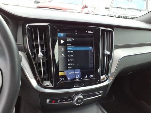 Certified 2022 Volvo S60 B5 R-Design image 19