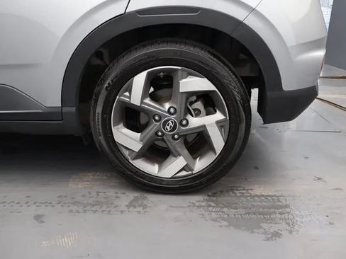 Used 2025 Hyundai Venue SEL FWD image 37