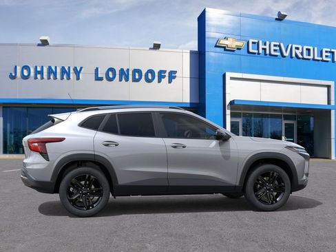 New 2026 Chevrolet Trax ACTIV w/ Sunroof Package FWD image 5