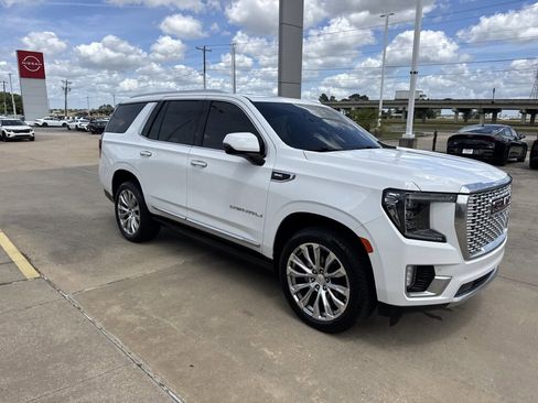 Used 2023 GMC Yukon Denali image 11