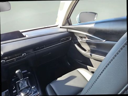 Used 2025 MAZDA CX-30 AWD 2.5 S w/ Preferred Package image 16