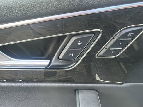 Used 2025 Audi Q8 Premium Plus image 25