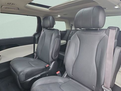 Used 2023 Kia Carnival SX Prestige FWD image 34