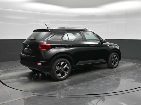 New 2026 Hyundai Venue SEL FWD image 7