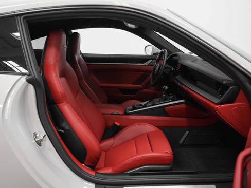 Certified 2024 Porsche 911 Carrera S RWD image 29
