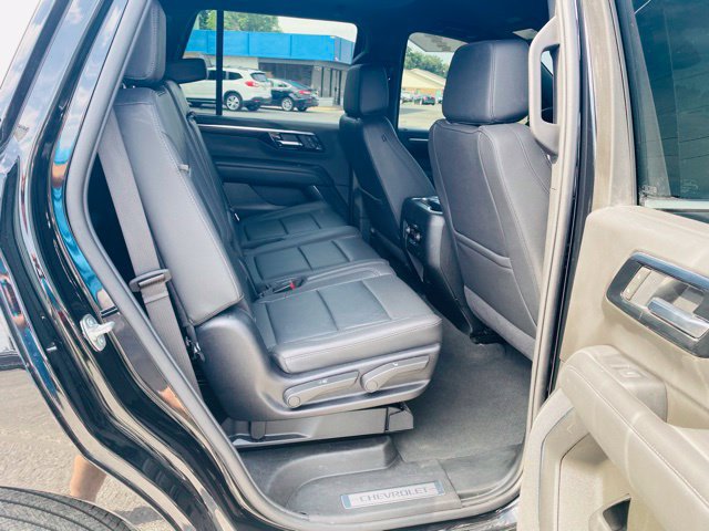 Used 2025 Chevrolet Tahoe LT RWD image 13
