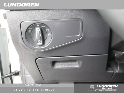 Used 2020 Volkswagen Tiguan SEL w/ 3rd Row Seat Package image 15