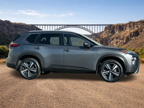 Used 2024 Nissan Rogue SL w/ SL Premium Package AWD/4WD image 2