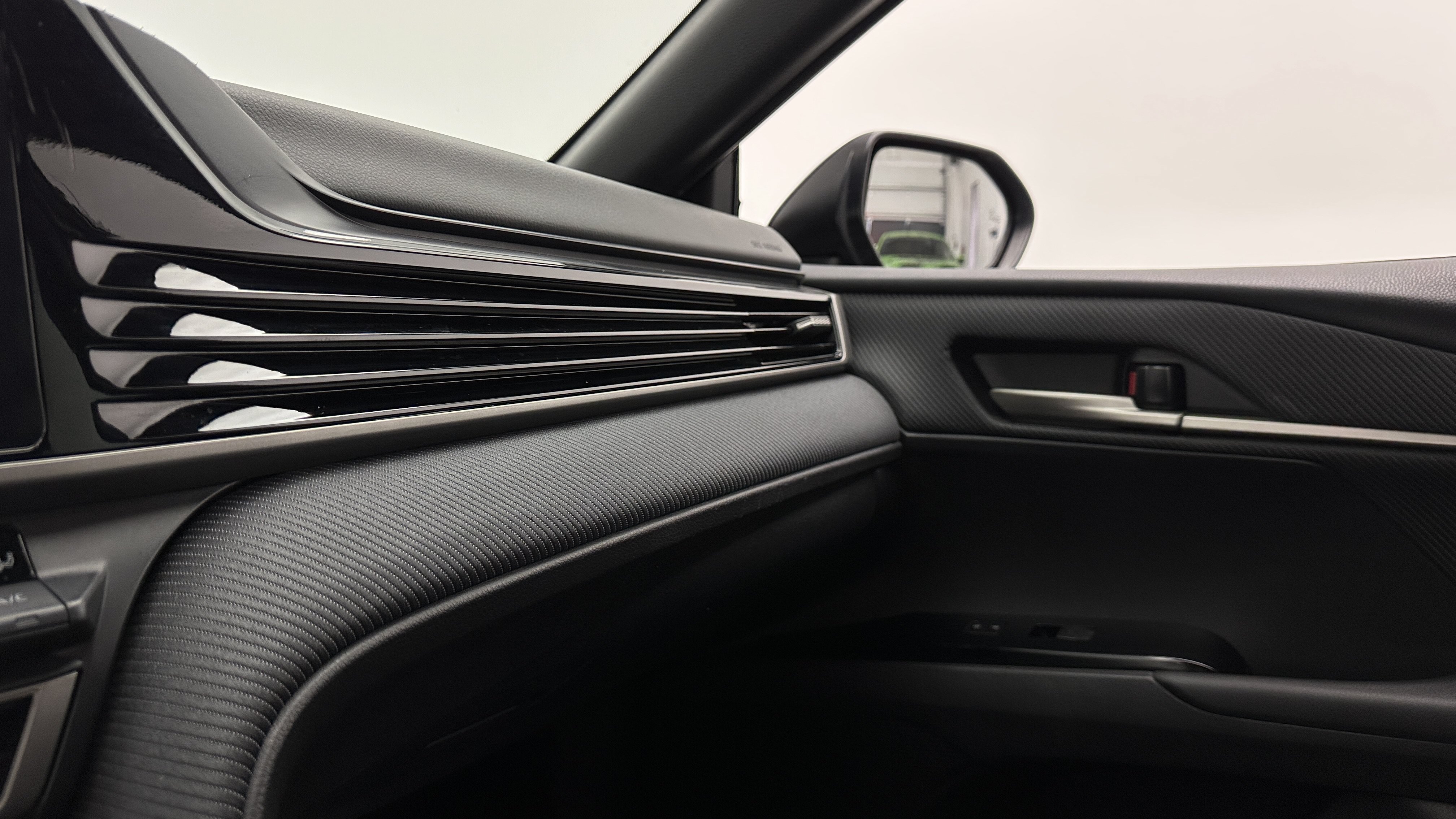 Used 2025 Toyota Camry SE FWD image 24