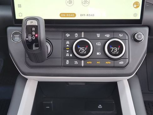 Used 2026 Land Rover Defender 110 S image 14