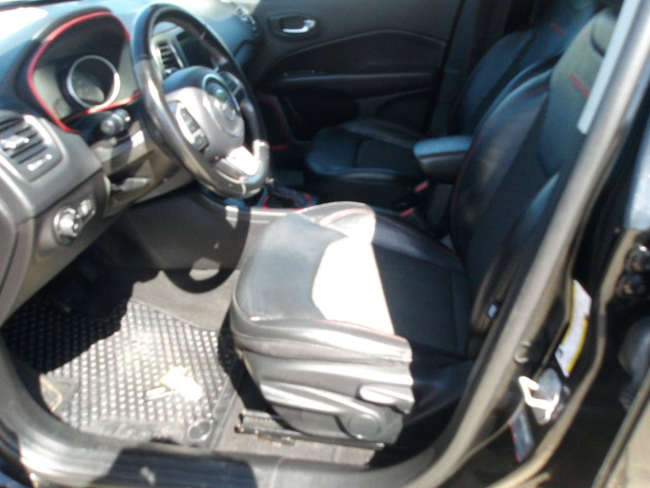 Used 2020 Jeep Compass Trailhawk AWD/4WD image 19