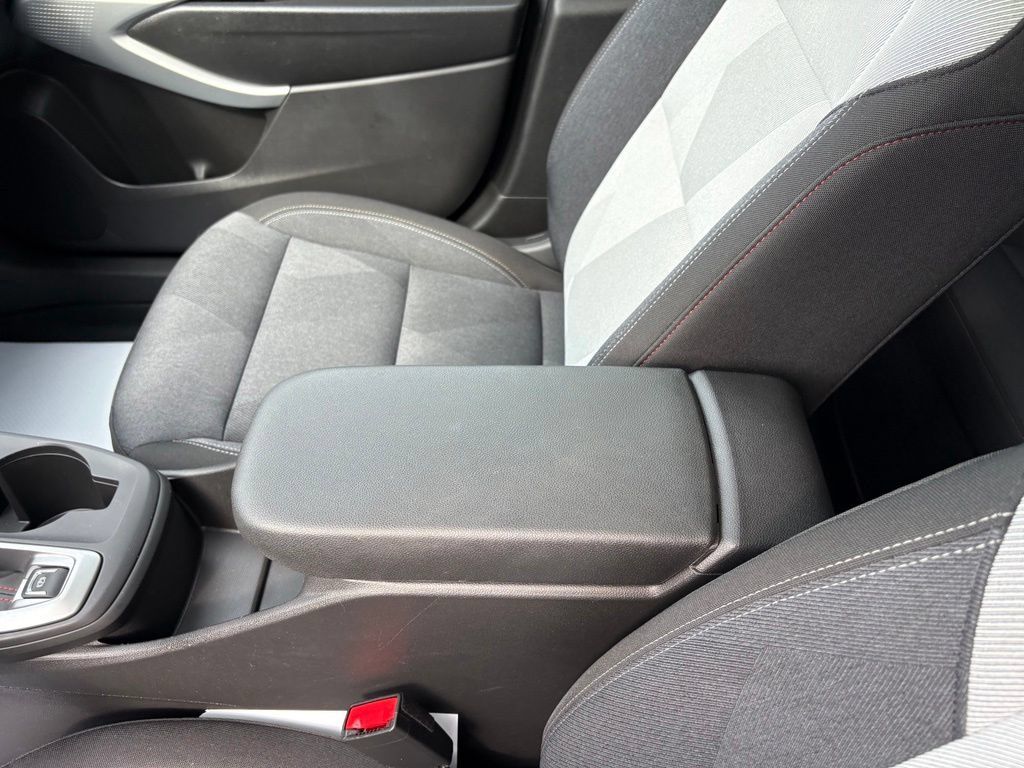 Used 2025 Chevrolet Trax RS w/ Sunroof Package FWD image 24