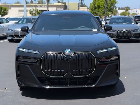 New 2026 BMW i7 eDrive50 w/ Executive Package RWD image 3