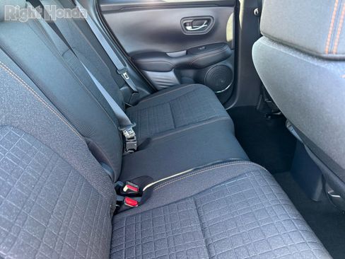 Certified 2025 Honda HR-V Sport image 29