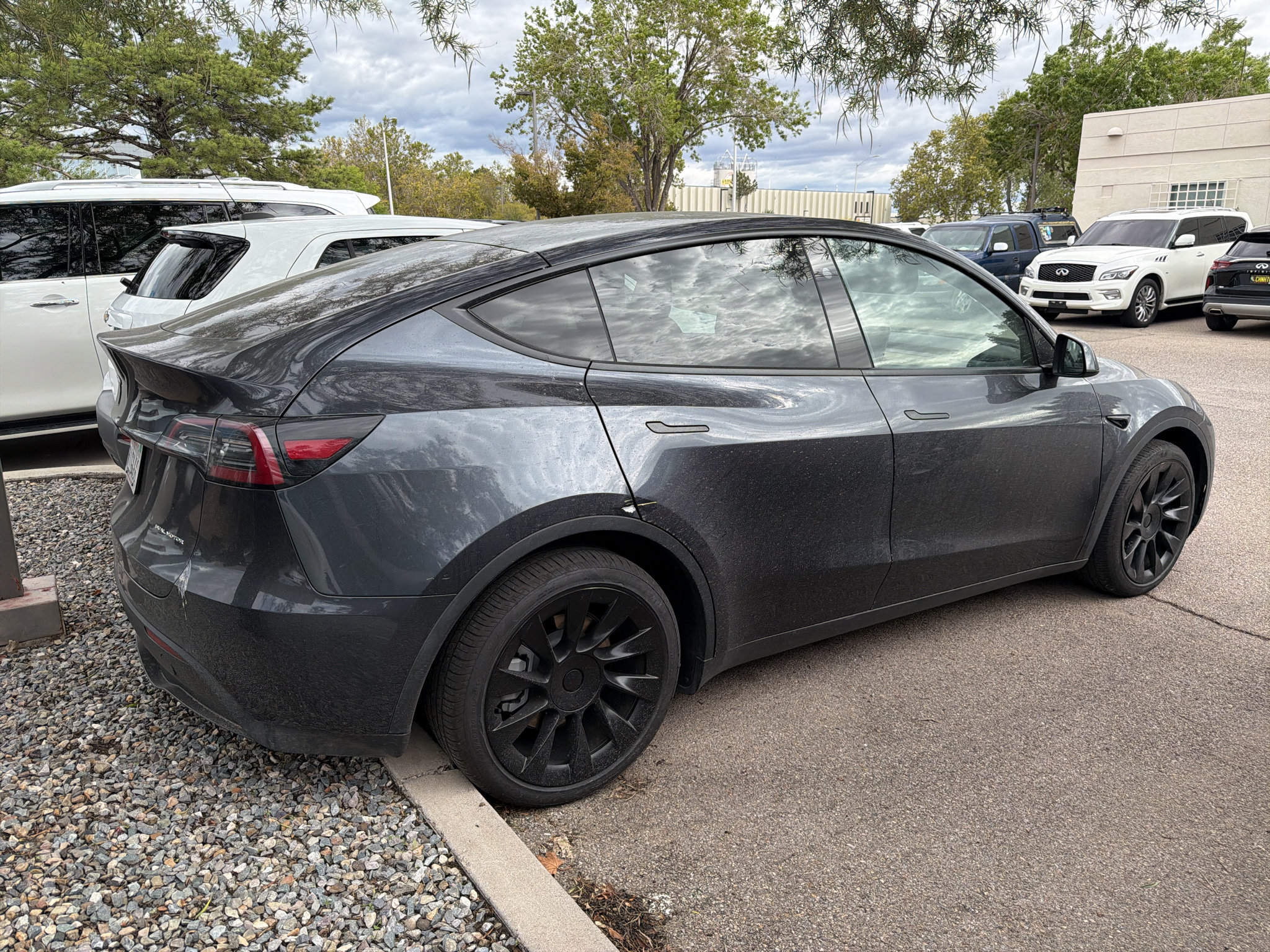 Used 2024 Tesla Model Y Long Range AWD/4WD image 4