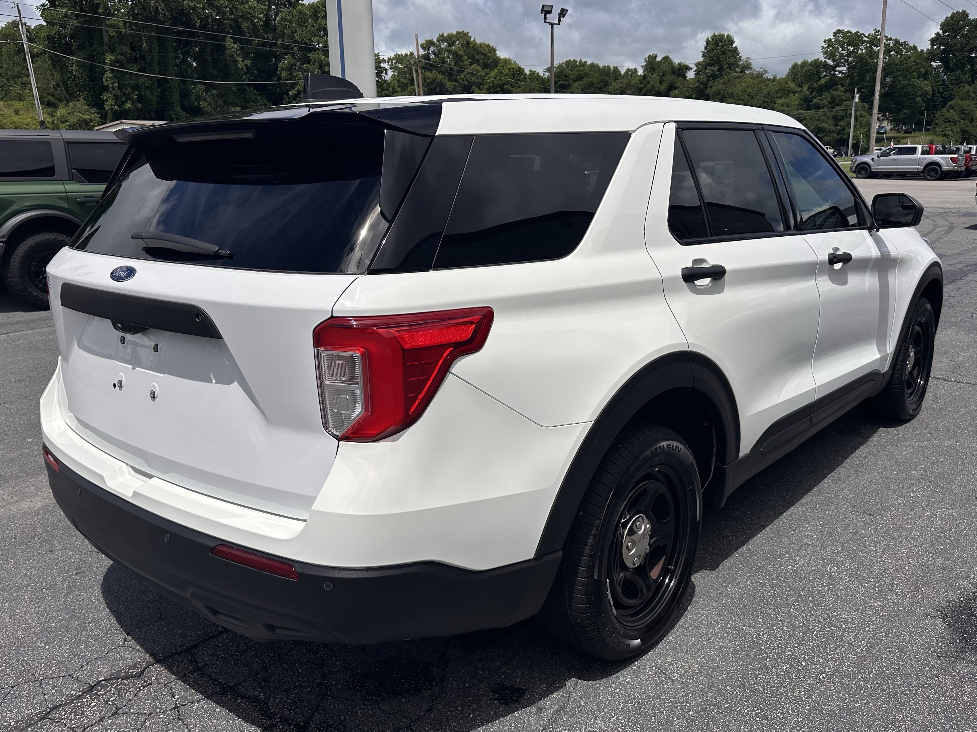 Used 2023 Ford Explorer 4WD Police Interceptor w/ Ultimate Wiring Package image 6