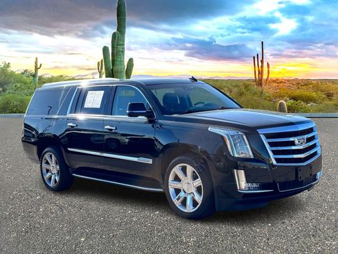 Used 2020 Cadillac Escalade ESV Luxury image 9