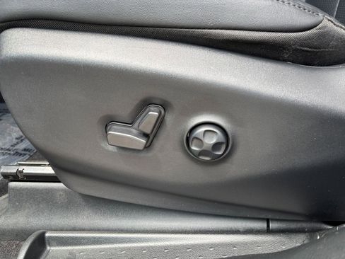 Used 2025 Chrysler Pacifica Select FWD image 22