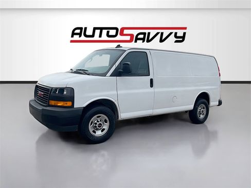 Used 2023 GMC Savana 3500 w/ Driver Convenience Package image 4
