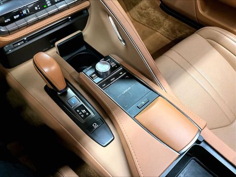 Used 2023 Lexus LC 500 Convertible w/ Touring Package RWD image 36