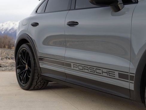 Used 2023 Porsche Cayenne Turbo GT image 10