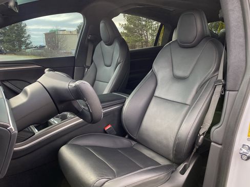 Used 2022 Tesla Model X Plaid image 7