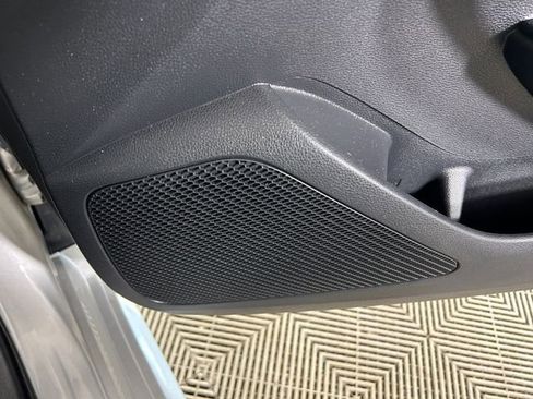 Used 2020 Toyota Corolla L image 30