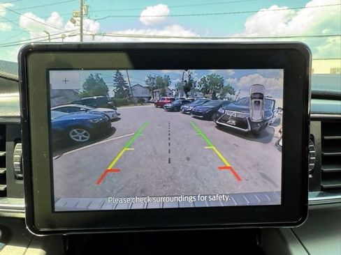 Used 2022 Ford Explorer XLT w/ Equipment Group 202A image 40