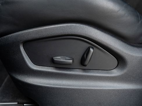 Used 2024 Porsche Cayenne Turbo GT image 27