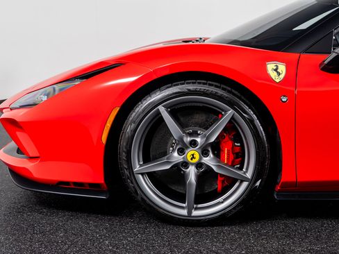 Used 2022 Ferrari F8 Tributo image 18