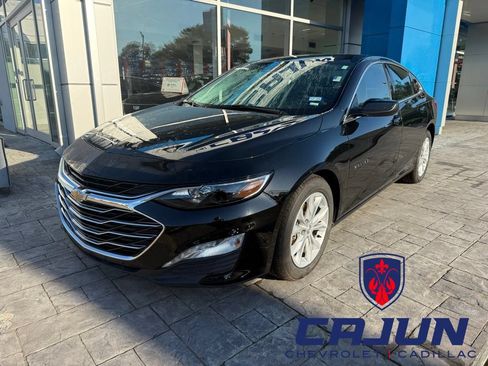 Used 2025 Chevrolet Malibu LT FWD image 1