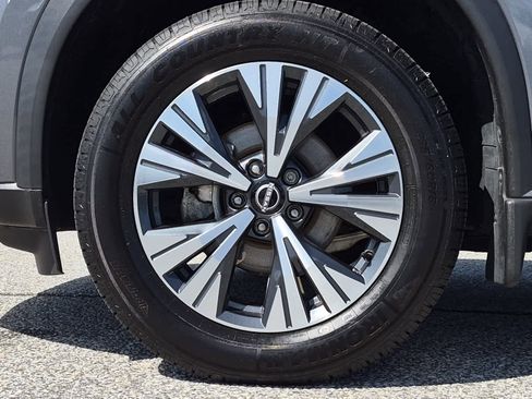 Used 2023 Nissan Rogue SV w/ SV Premium B Package image 6